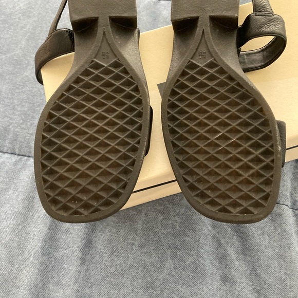 Feather Lite Black sandals 5.5 - Picture 3 of 6